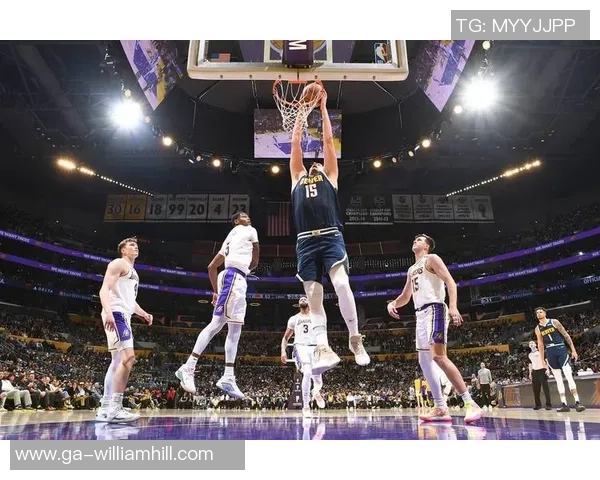 浓眉在湖人与掘金的第四节中展现绝佳表现助力球队逆转胜利